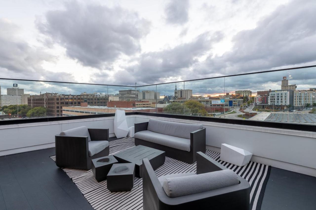 Flexhome Skywalk To Fiserv U4 With Rooftop, Gym, And Parking Milwaukee Exterior foto