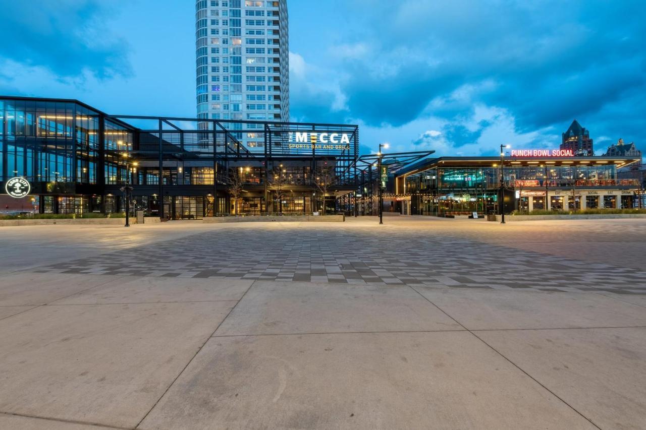 Flexhome Skywalk To Fiserv U4 With Rooftop, Gym, And Parking Milwaukee Exterior foto